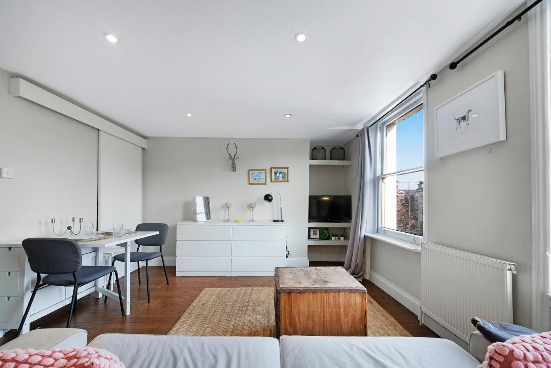 Modernised Apartments 1 And 2 Bedrooms Option Terrace And Balcony High Street London Bagian luar foto
