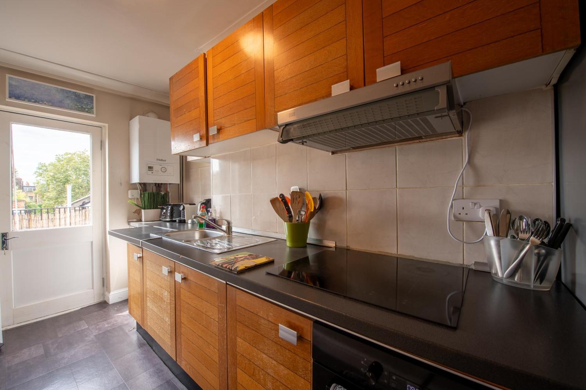 Modernised Apartments 1 And 2 Bedrooms Option Terrace And Balcony High Street London Bagian luar foto